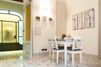 A seating area at The Como Secret Garden