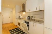 Kuchyňa alebo kuchynka v ubytovaní Apartamento La PALMA free parking by Cadiz4Rentals