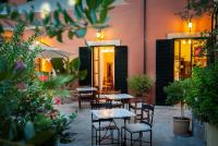 Ogród w obiekcie Petit Hotel Alaro