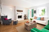 A seating area at White Jasmine Cottage