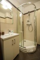 Kúpeľňa v ubytovaní Apartamenty na Wyspie - Aquamarina - Budynek A - B - C