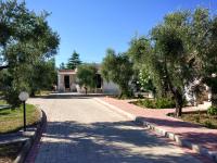 A garden outside Tenuta Montincello