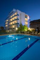 The swimming pool at or close to Hotel Atlantico