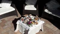 Jedlo v ubytovaní bed & breakfast alebo blízkom okolí