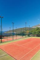 Tenis a/nebo squash v ubytování Bodrum Park Resort nebo okolí
