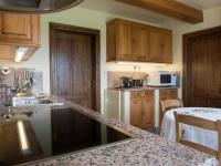 A cozinha ou cozinha compacta de Spacious and well cared for house with a panoramic