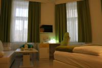 Televízia a/alebo spoločenská miestnosť v ubytovaní CH-Hotel Luka