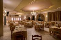 Restaurace v ubytování Faros Luxury Suites