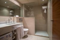 Koupelna v ubytování Apartaments Suites Sant Jordi
