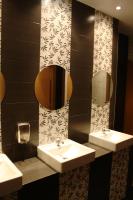 A bathroom at Hotel Acosta Ciudad de la Música
