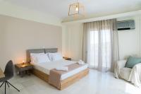 Posteľ alebo postele v izbe v ubytovaní Infinity Villa with Pool, BBQ and Ping-Pong Table, 2km from the beach