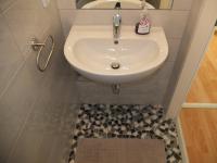 A bathroom at Leopoldauer Apartment