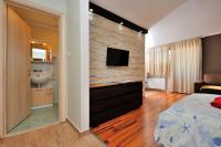 Televízia a/alebo spoločenská miestnosť v ubytovaní Studio Apartment in Sukosan I