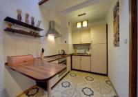Kuchnia lub aneks kuchenny w obiekcie Klimatyczne Apartamenty Sun Seasons 24 w Szklarskiej Porębie by Noclegi Renters