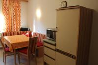 Telewizja i/lub zestaw kina domowego w obiekcie Hotel Garni Waldhof - Wohlfühlen am Lech