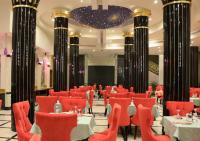 Red Castle Hotelにあるレストランまたは飲食店