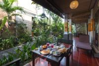 Tropical Bali Hotel thumbnail 13