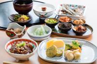 ホテルの敷地内または近くでの食事または食べ物