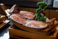 ホテルの敷地内または近くでの食事または食べ物