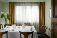 A restaurant or other place to eat at Katane Palace Hotel
