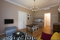 Telewizja i/lub zestaw kina domowego w obiekcie Apartments Downtown