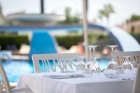 Bazén v ubytování Mar Hotels Playa de Muro Suites nebo v jeho okolí