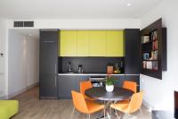 Kuchyňa alebo kuchynka v ubytovaní Cosmo Apartments Passeig de Gràcia