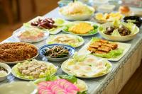ホテルの敷地内または近くでの食事または食べ物