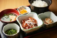 ホテルの敷地内または近くでの食事または食べ物