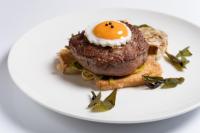 ホテルの敷地内または近くでの食事または食べ物