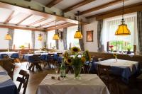 Landgasthof Kinzigstrandにあるレストランまたは飲食店