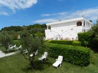 A garden outside Agriturismo La Rondine