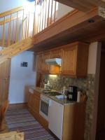 A kitchen or kitchenette at Biohof Sauschneider