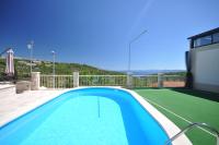 Bazén v ubytování Holiday Home Gustirna nebo v jeho okolí
