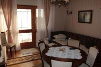 Posedenie v ubytovaní Apartmani Gojević
