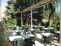 En restaurant eller et andet spisested på Motel Le Léman