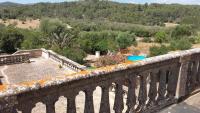 V&yacute;hled na baz&eacute;n z ubytov&aacute;n&iacute; Casa Castellitx Mallorca nebo okol&iacute;
