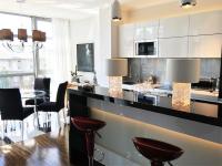 Kuchyňa alebo kuchynka v ubytovaní MONDRIAN Luxury Suites & Apartments Market Square I