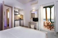 Kuchyňa alebo kuchynka v ubytovaní Pahivouni Studios & Suites