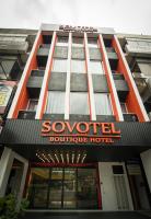 Un edificio con un cartel de hotel. en Sovotel @ Kota Damansara 8, en Kota Damansara