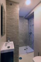 A bathroom at Apartment Triana
