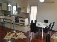 Kuchyňa alebo kuchynka v ubytovaní Apartman Maksimir Lux Zagreb-145m2