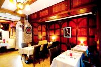 Hôtel du Mont Blancにあるレストランまたは飲食店
