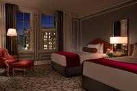 The Biltmore Los Angelesにあるベッド