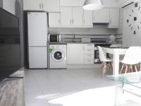 Kuchyňa alebo kuchynka v ubytovaní Anacasa Oasis Beach II Marineta AP2116