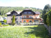 Budynek, w którym mieści się apartament