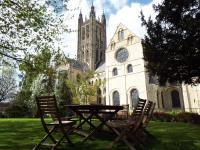 Ein Garten an der Unterkunft Canterbury Cathedral Lodge