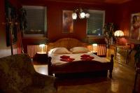 Łóżko lub łóżka w pokoju w obiekcie Hotel Cade
