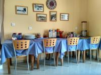 Coffee and tea making facilities at 9 Musses ROOMS-studios