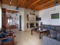 Posedenie v ubytovaní Villa in Lefkogia Crete with swimming pool